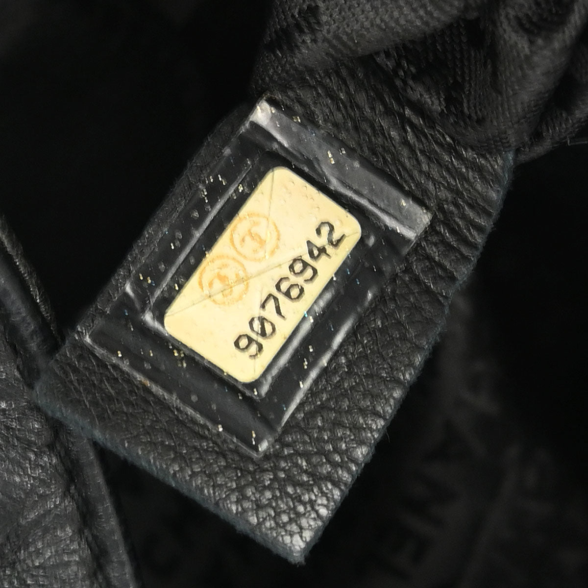 Chanel 2004-2005 Black Calfskin Around Chain Hobo Handbag