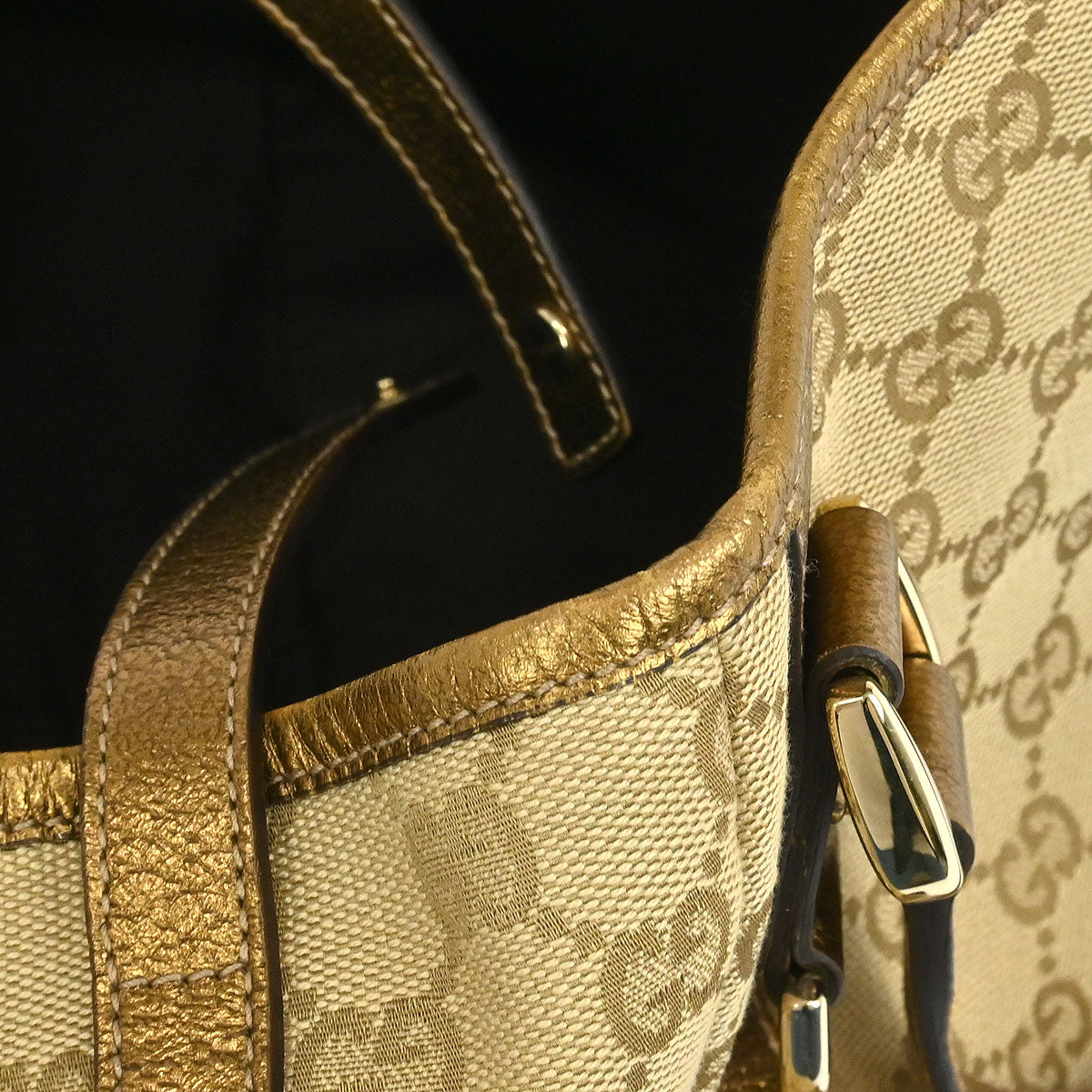 Gucci Gold Abbey D Ring Hobo Handbag