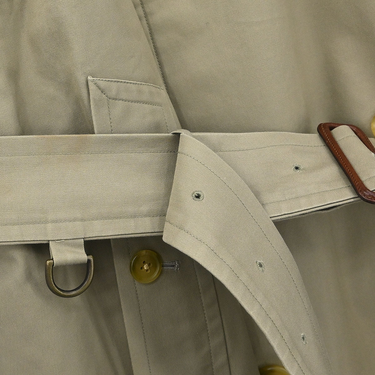 Burberrys Trench Coat Beige