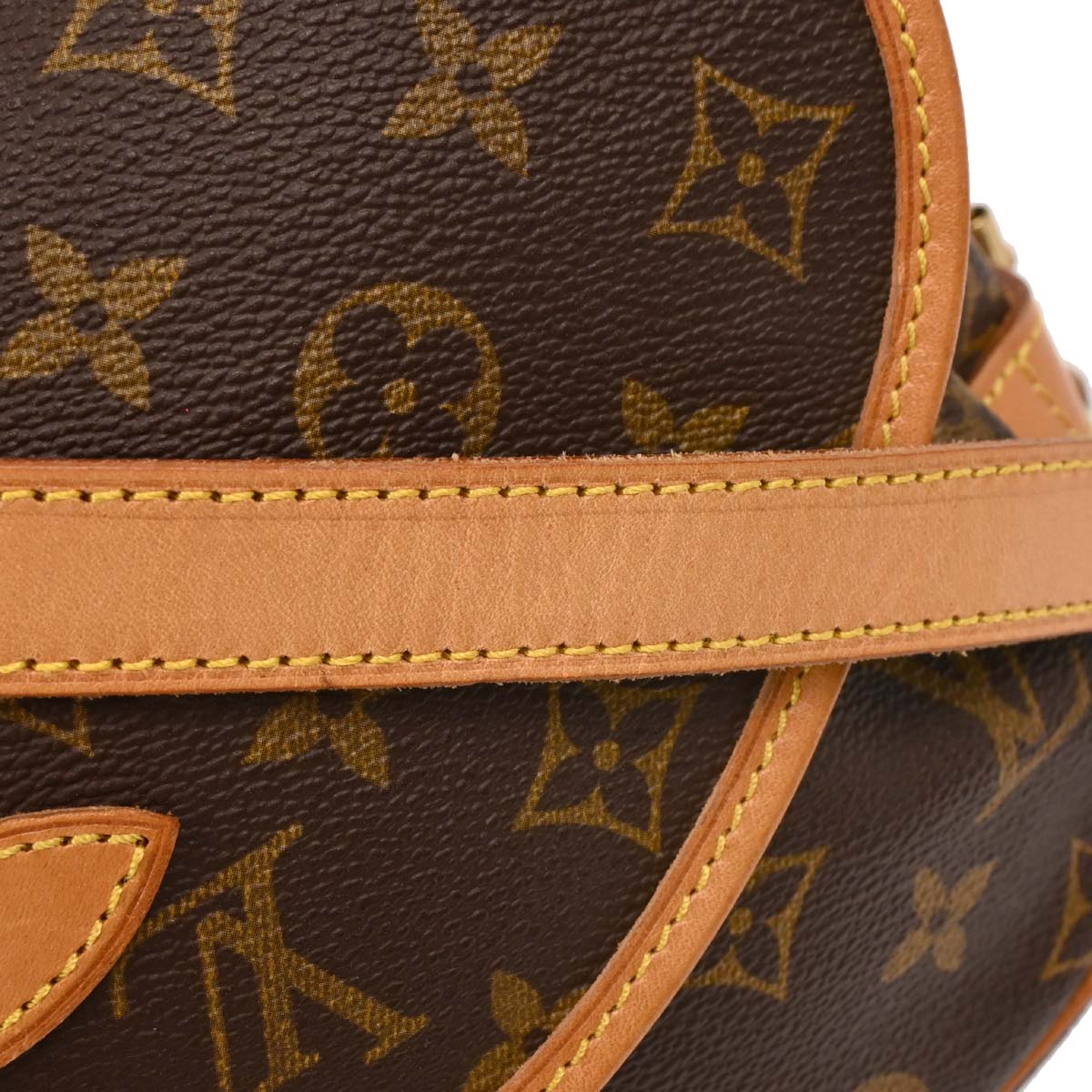 Louis Vuitton 1994 Monogram Saumur 30 Messenger Shoulder Bag M42256