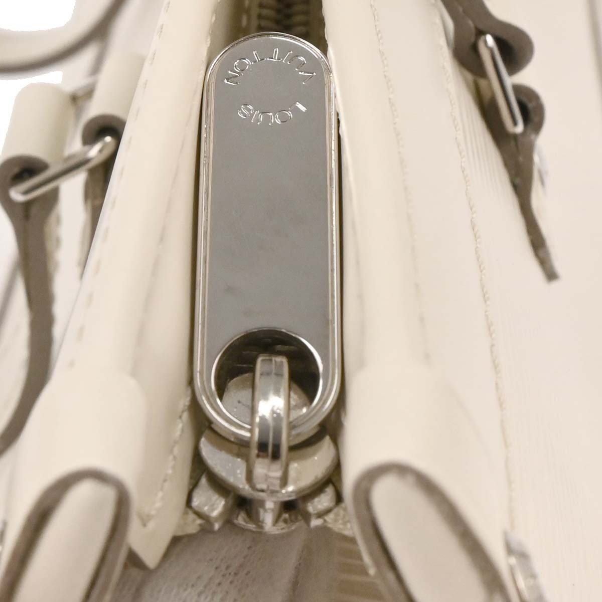 Louis Vuitton 2008 White Epi Madeleine PM Shoulder Bag M5933J