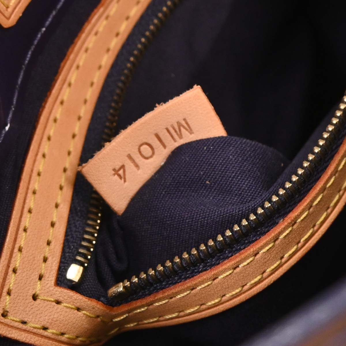 Louis Vuitton Blue Vernis Reade PM Tote Handbag M91335
