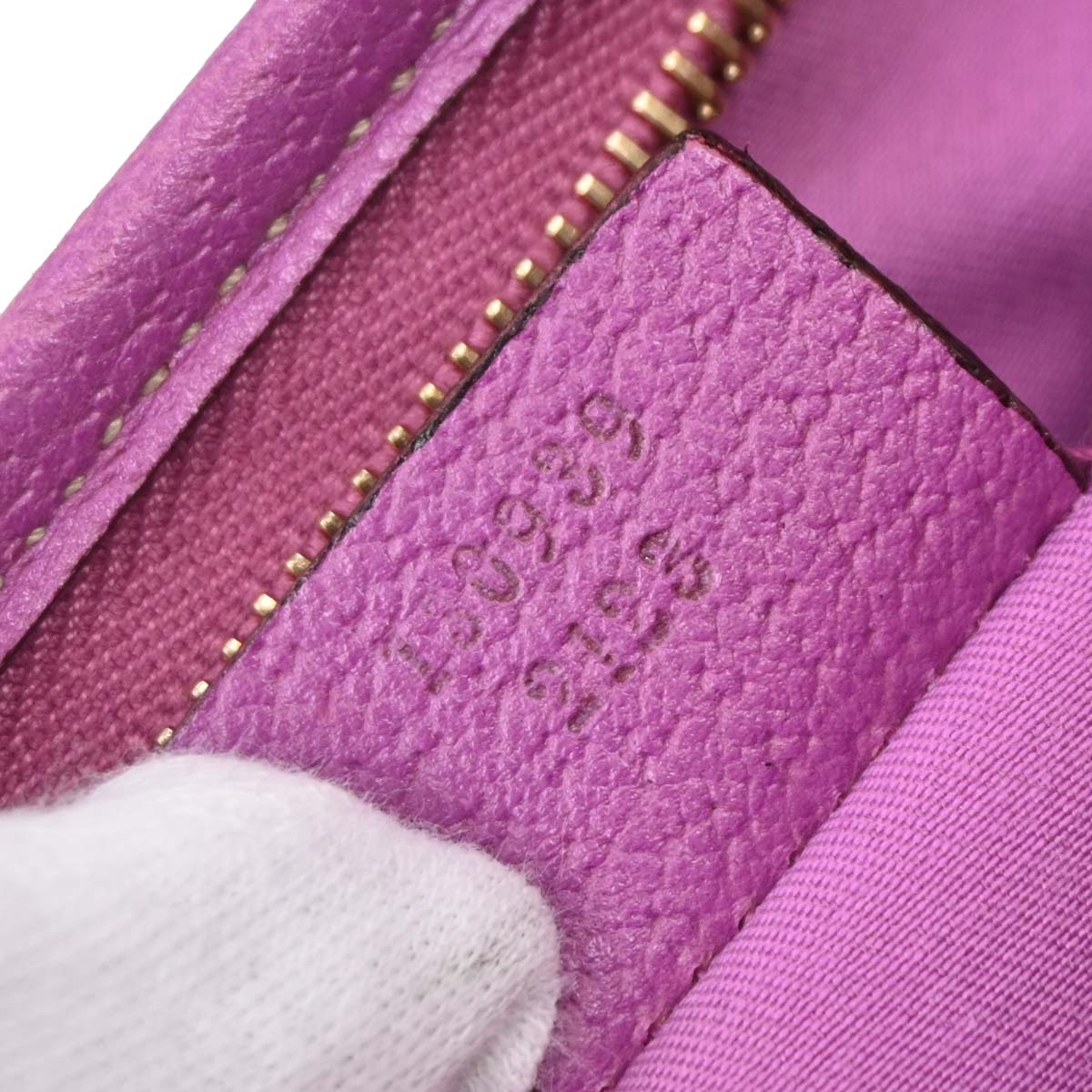 Gucci Beige GG Abbey D Ring Handbag