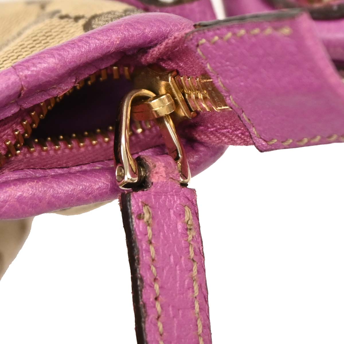Gucci Beige GG Abbey D Ring Handbag
