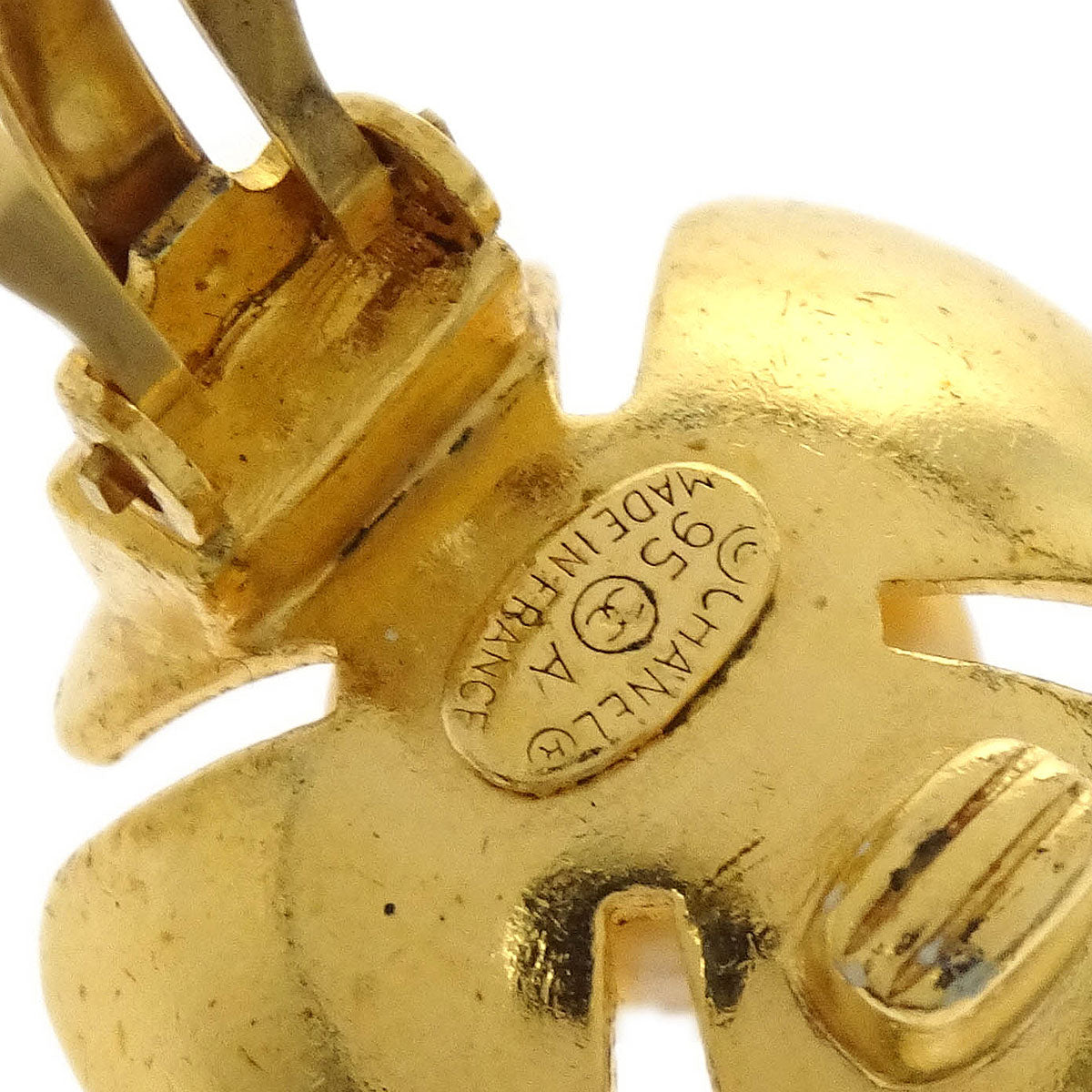 Chanel Costume Pearl Button Flower Earrings Clip-On 95A