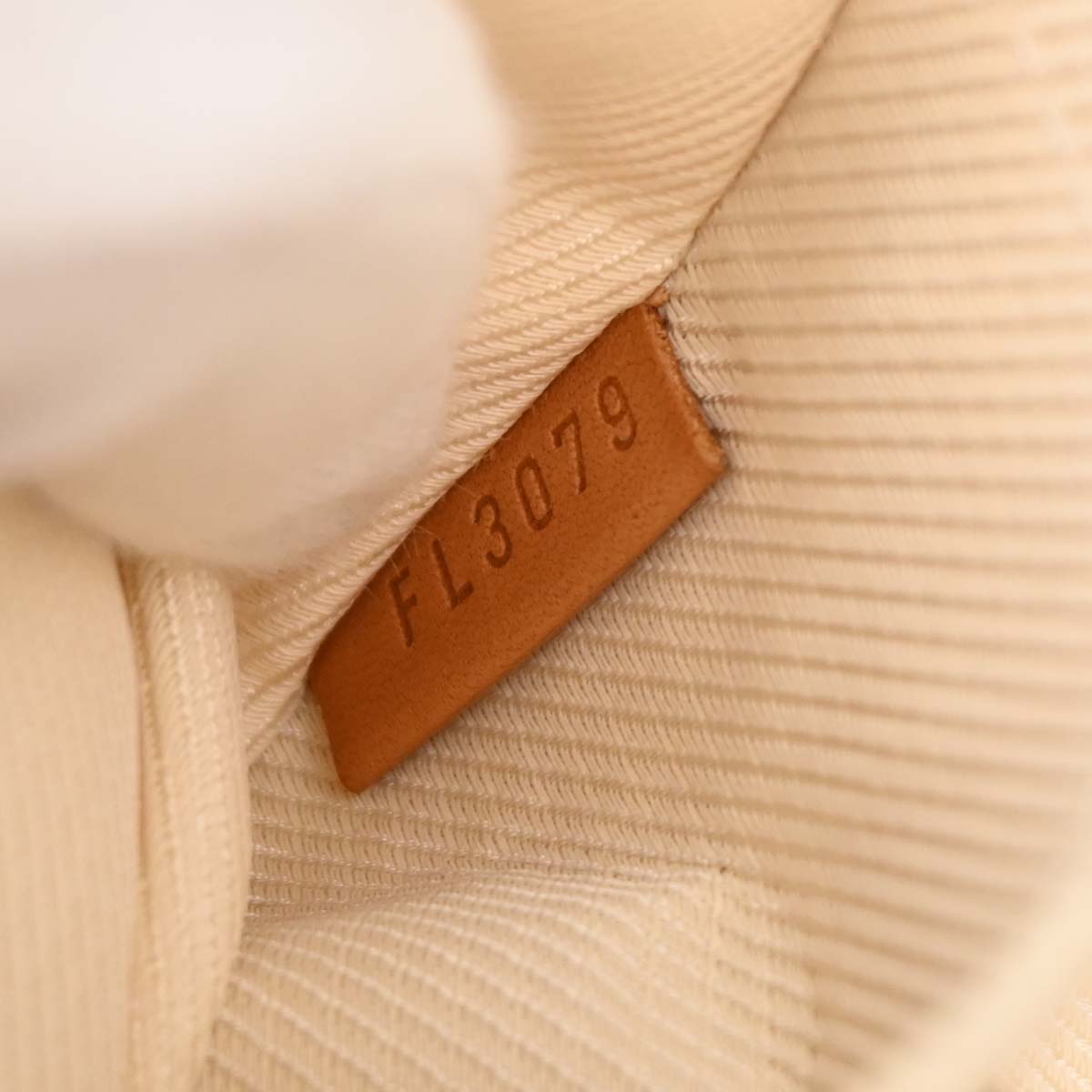 Louis Vuitton Beige Cruise Collection Bulle PM Handbag M40239
