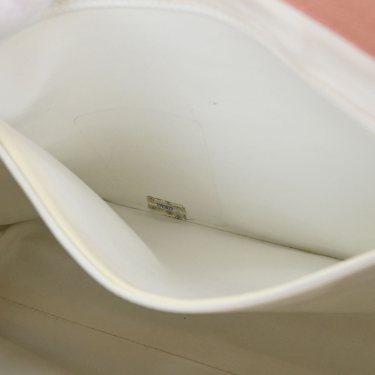 Chanel 1994-1996 Pink Caviar Chain Shoulder Bag