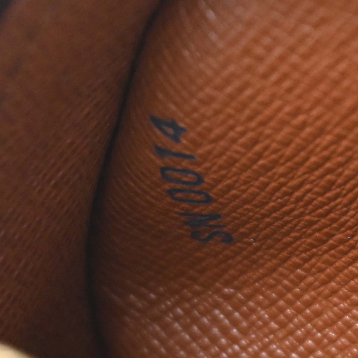 Louis Vuitton 2004 Monogram Blois Crossbody Bag M51221