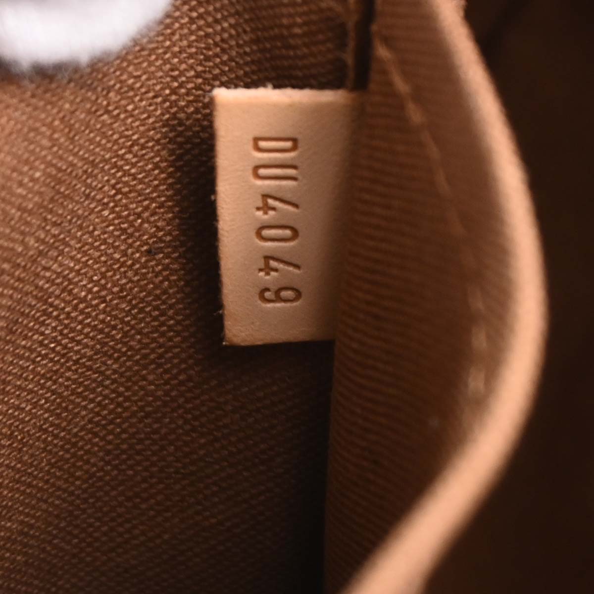 Louis Vuitton Monogram Thames GM Hobo Handbag M56383