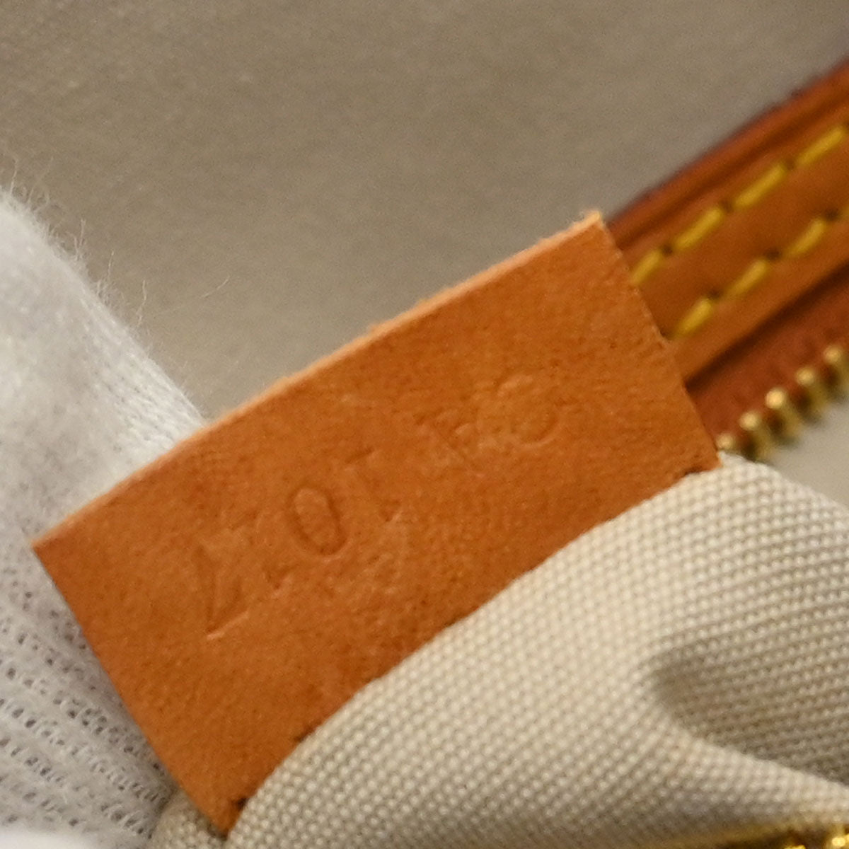 Louis Vuitton Monogram Dentelle Batignolles Horizontal M95400