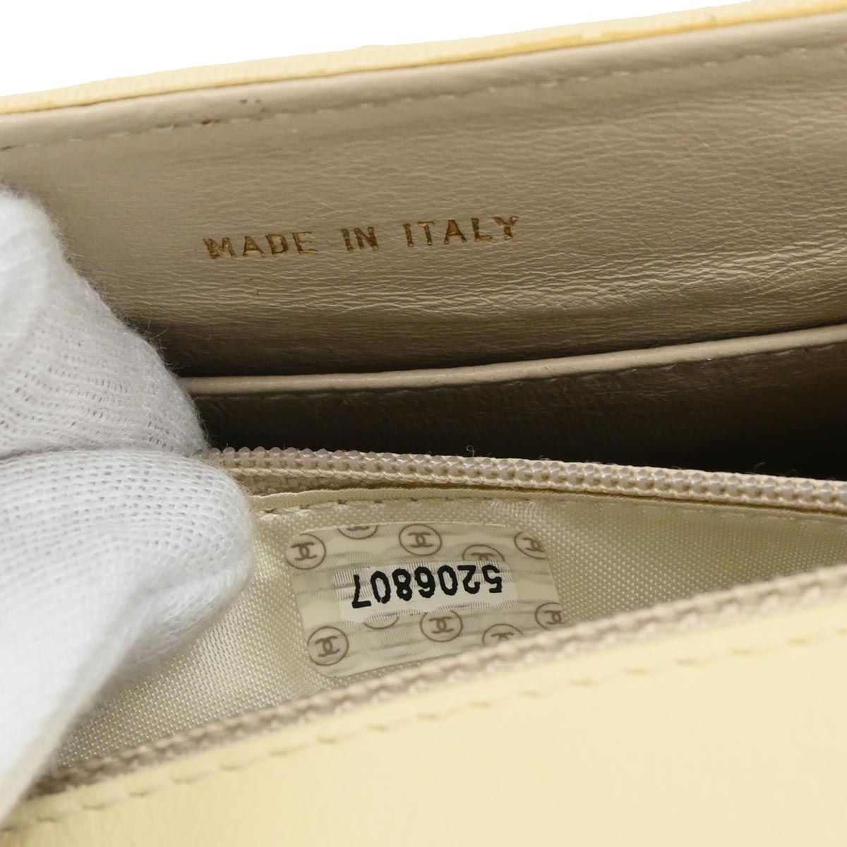 Chanel 1997-1999 Ivory Lambskin Handbag