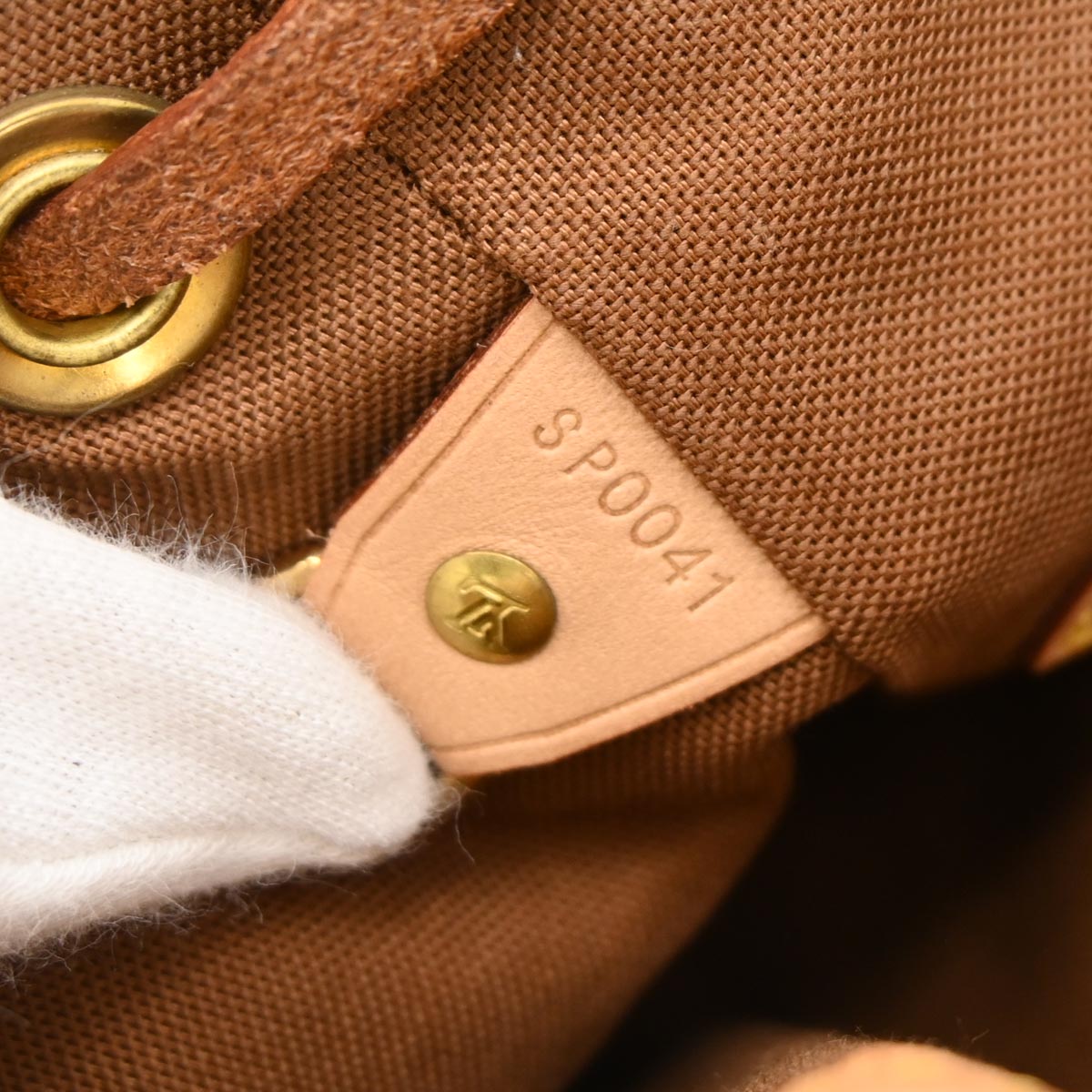 Louis Vuitton Monogram Montsouris MM Backpack M51136