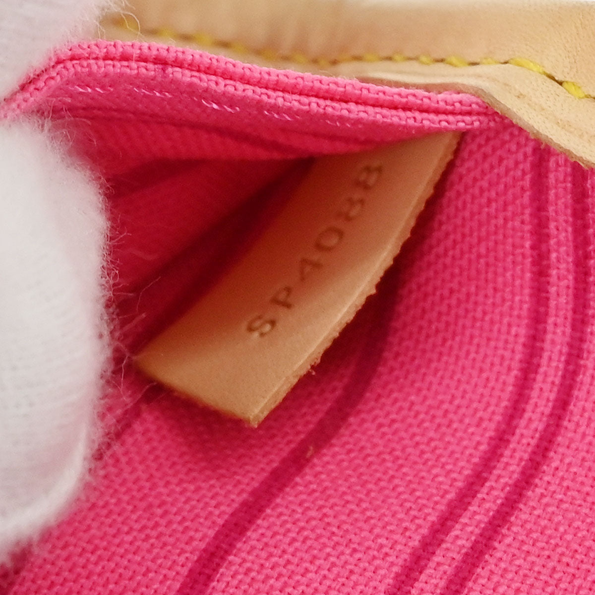 Louis Vuitton Monogram Rose Neverfull MM Shoulder Tote Bag M48613