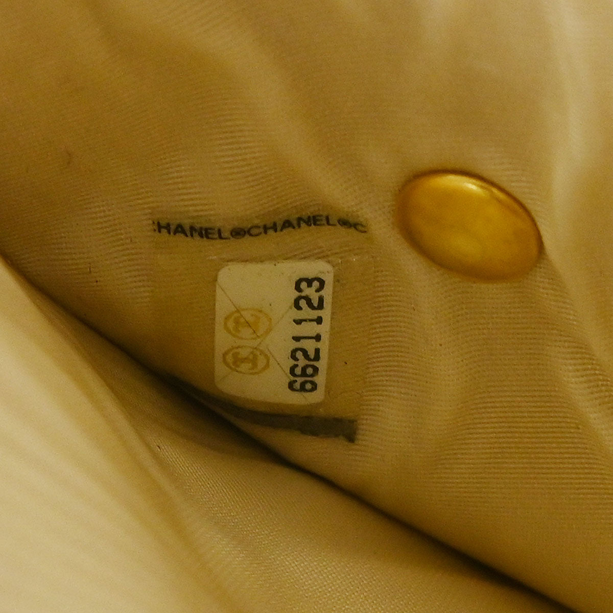 Chanel 2000-2002 Red Bifold Wallet