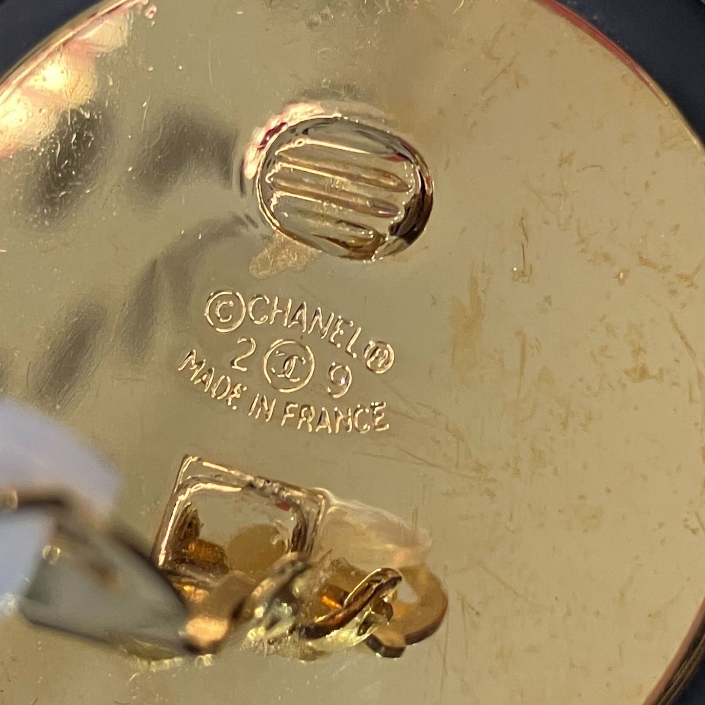 Chanel Gold Black Button Earrings Clip-On 28/29