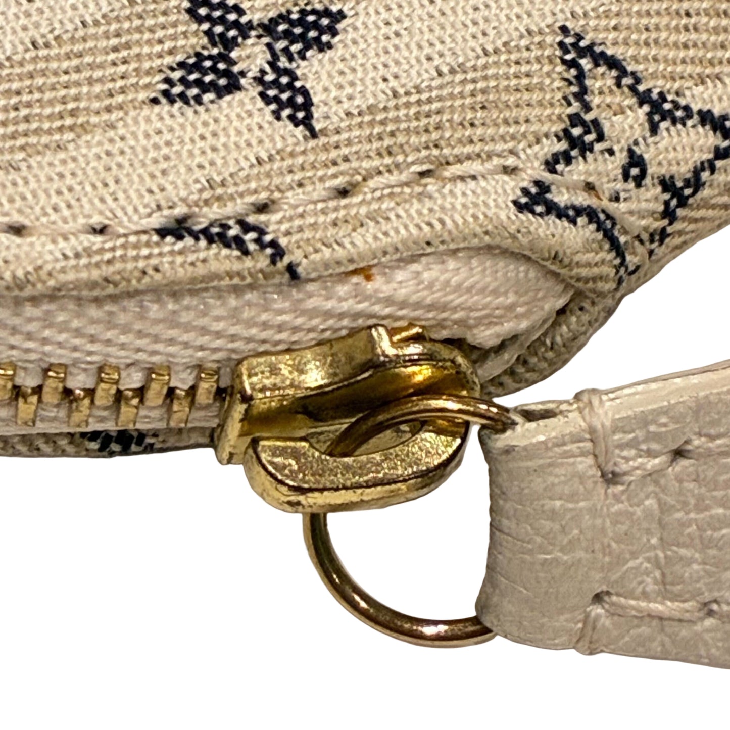 Louis Vuitton 2007 Porte Monnaie Rond M95498