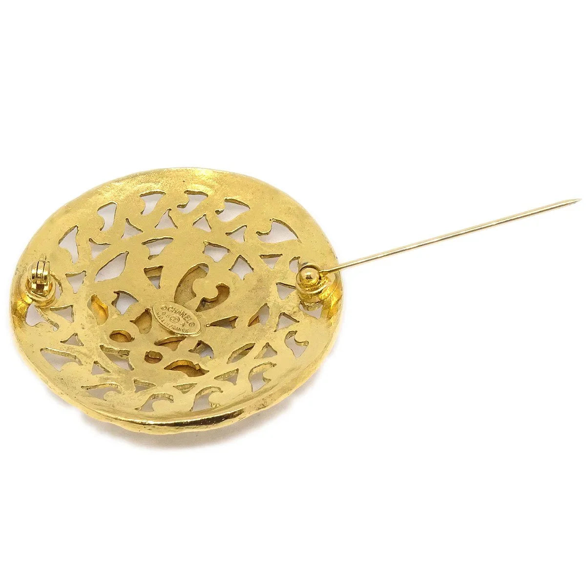 CHANEL 1995 Fretwork Paisley Brooch Gold