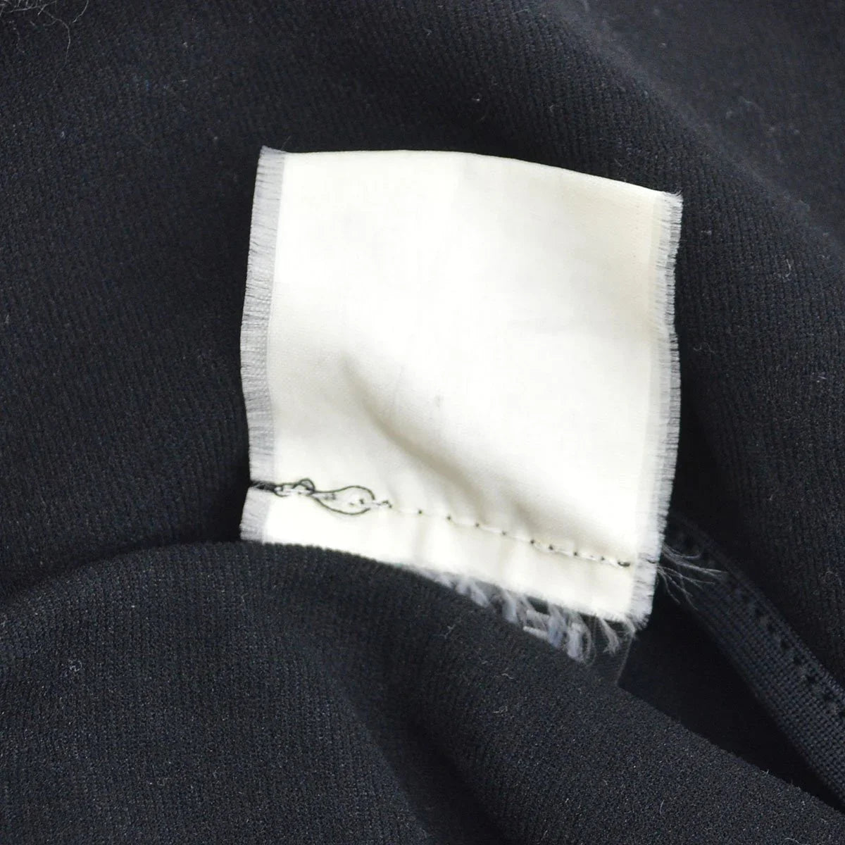 香奈儿1997年黑色裁剪