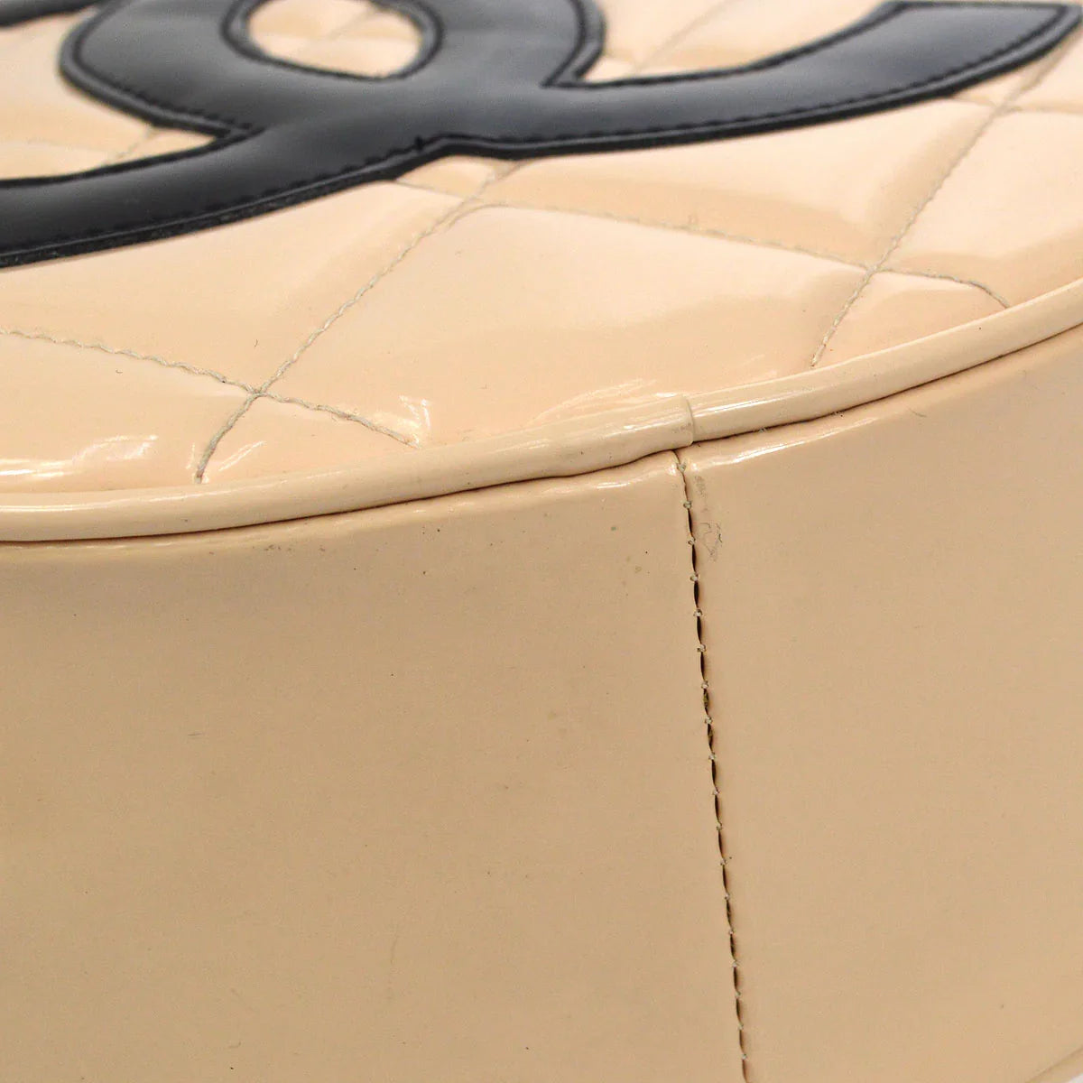 CHANEL * 1995 Round Cosmetic Chain vanity Hand Bag Beige