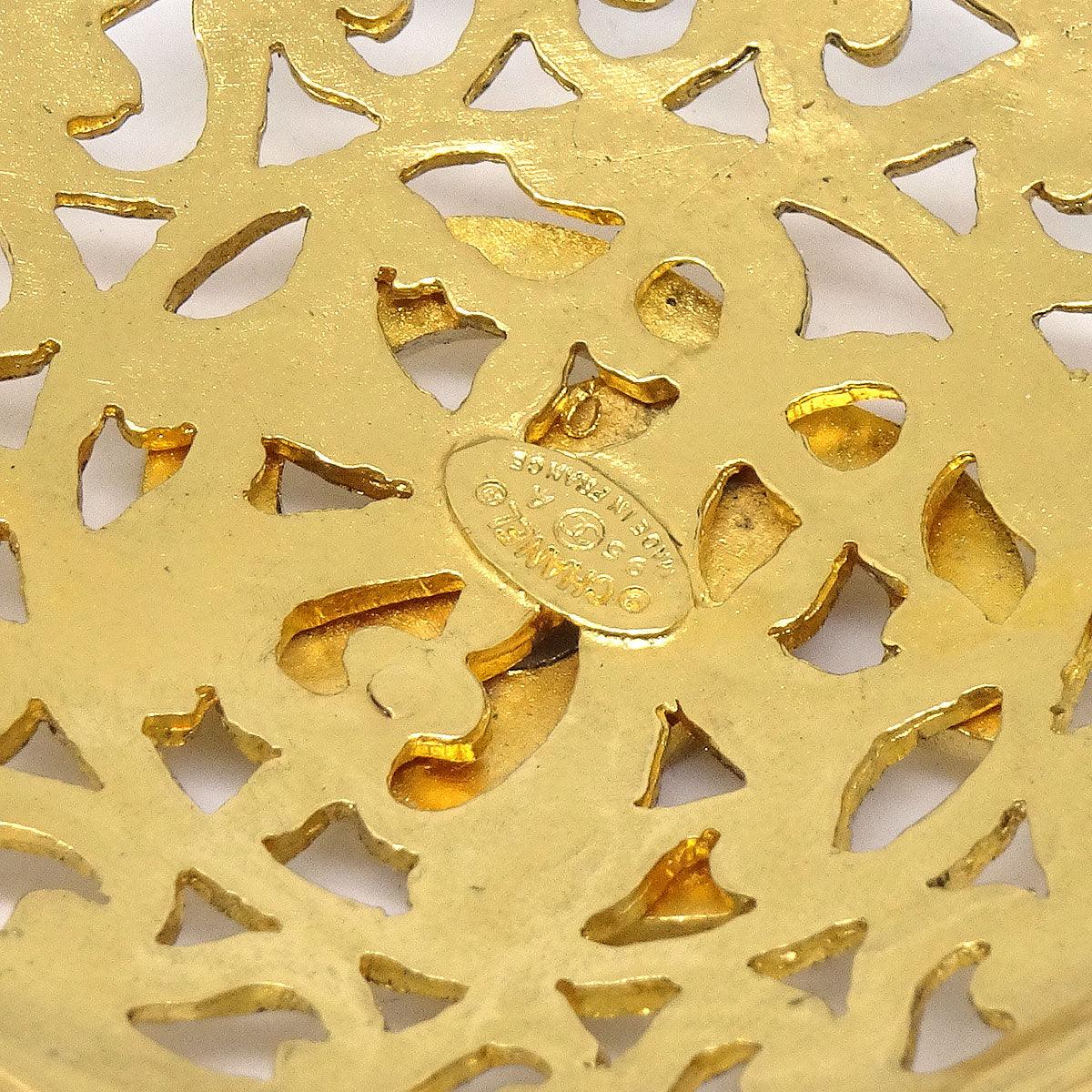 CHANEL 1995 Fretwork Paisley Round Brooch Gold