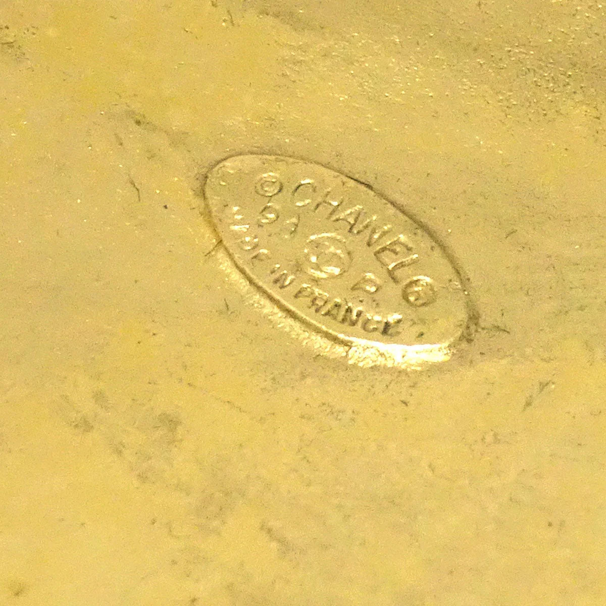 CHANEL 1995 Heart Brooch Pin Gold