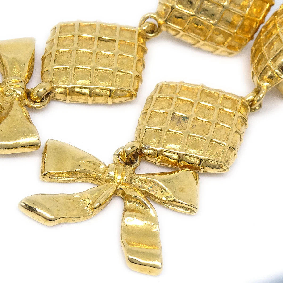 Chanel 1980s Dangle Bow Earrings Clip-On Gold