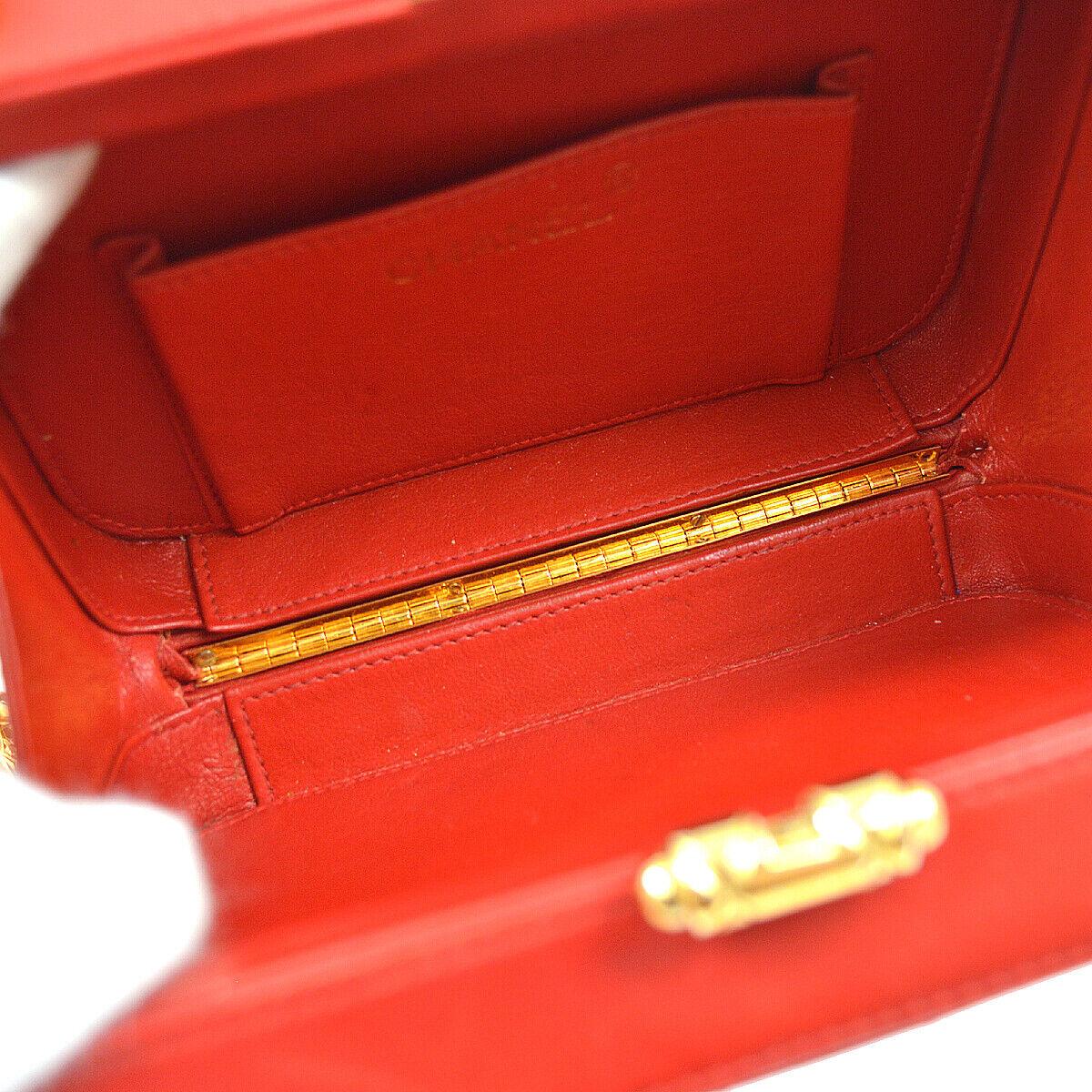 CHANEL 1996-1997 Box Shoulder Bag Red Lambskin