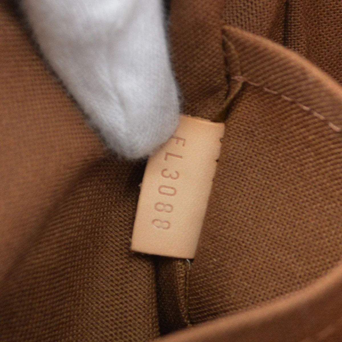 Louis Vuitton 2008 Lockit Handbag M40102