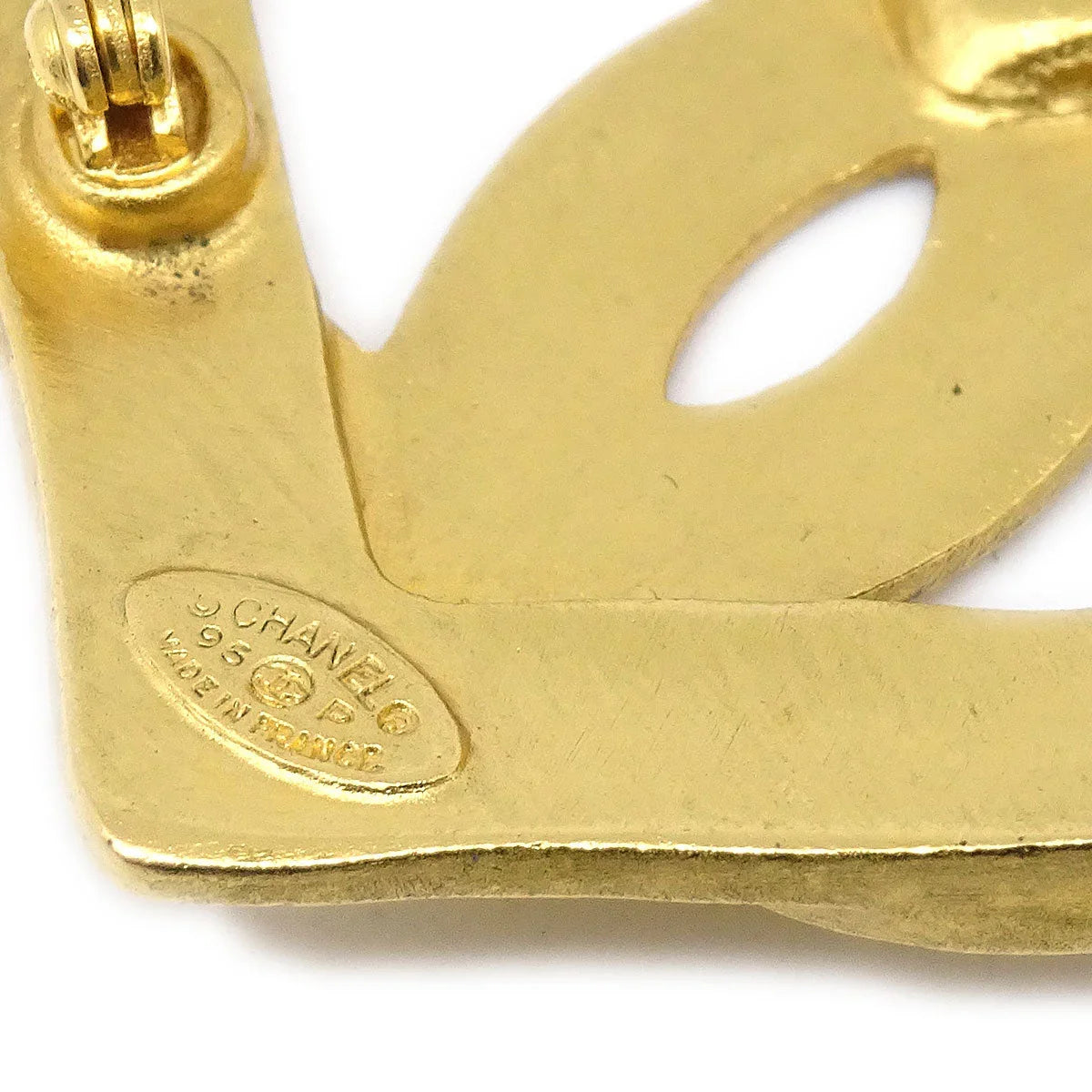 CHANEL 1995 Heart Brooch Pin Gold
