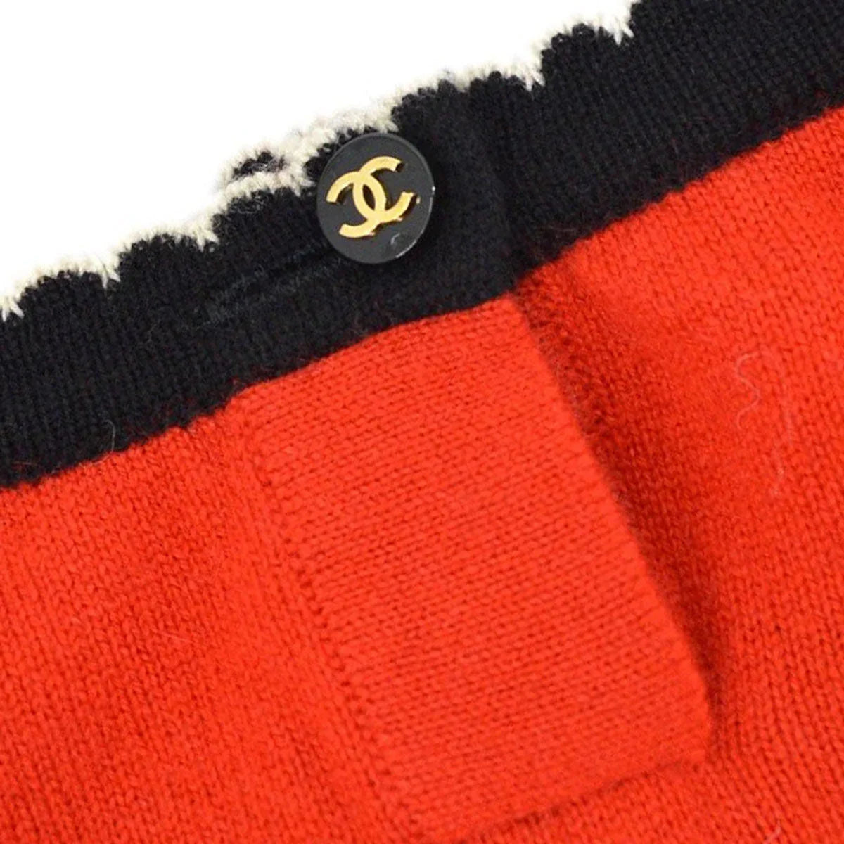 Chanel trimmed neck cashmere T-shirt