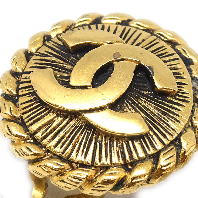 Chanel Gold CC Scarf Clip For Sale at 1stDibs