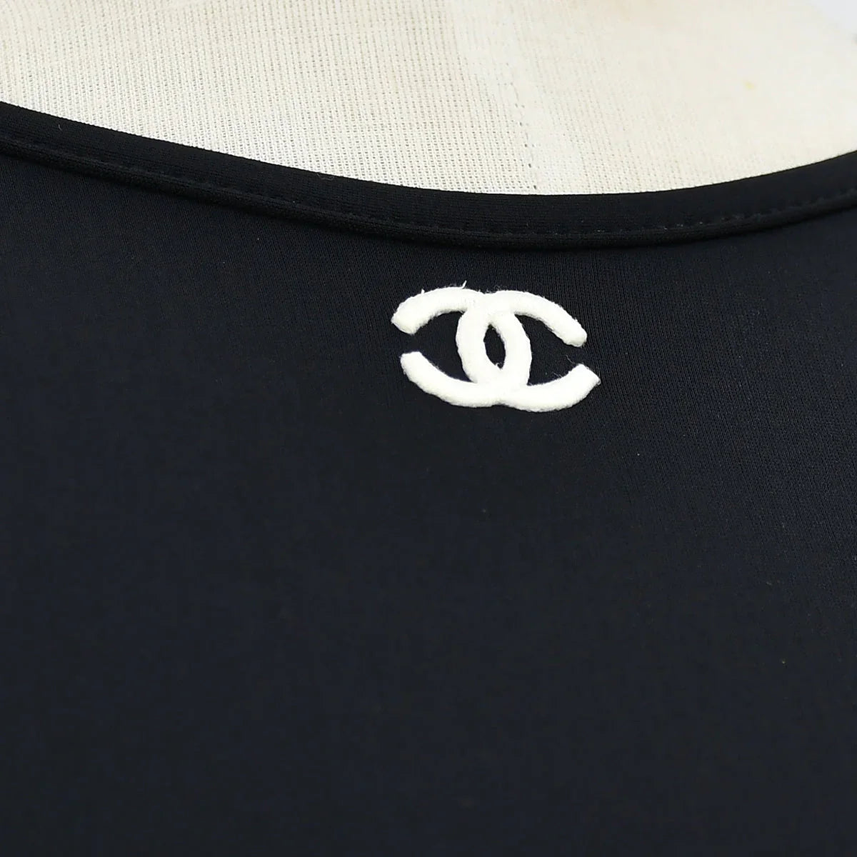 Chanel 1995 spring CC embroidered long-sleeve top #40