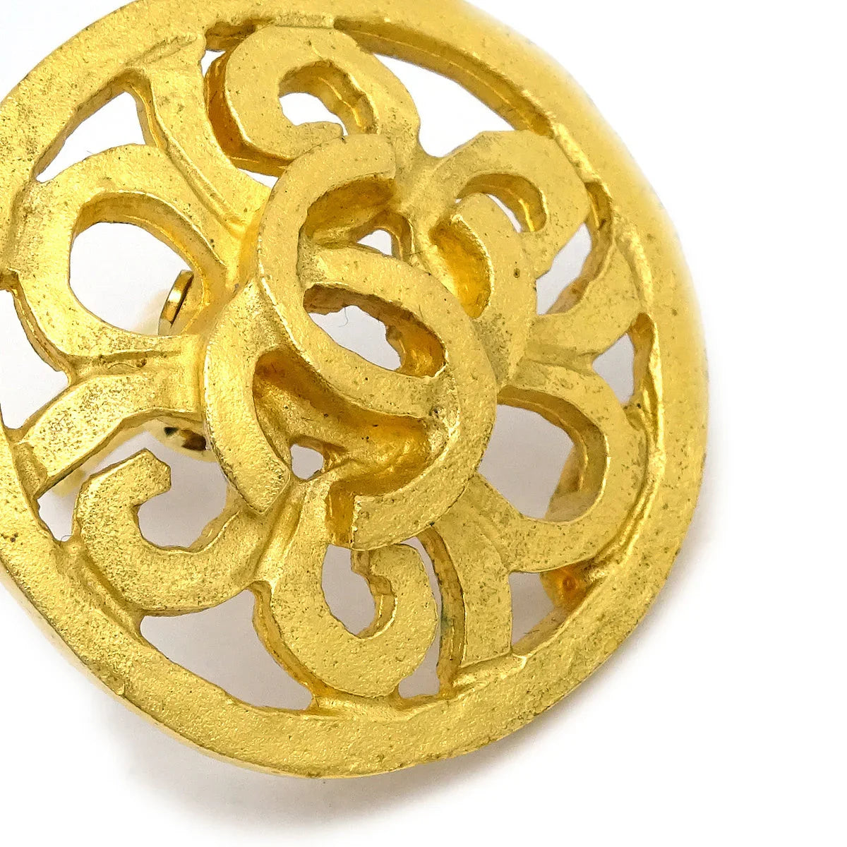 Chanel 1995 Fretwork Paisley Round Earrings Clip-On Gold