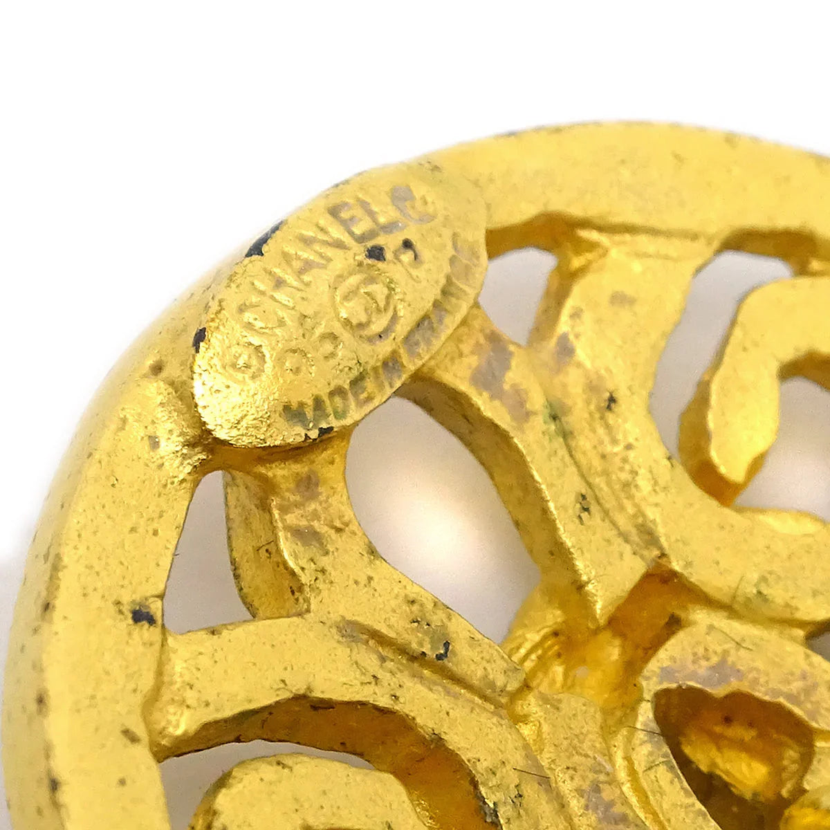 Chanel 1995 Fretwork Paisley Round Earrings Clip-On Gold