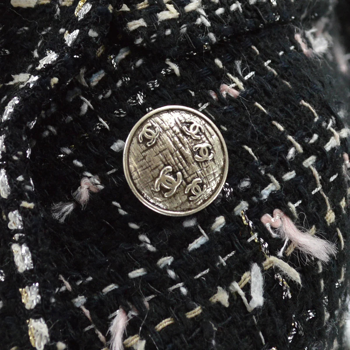 Chanel 2005 cruise crest-applique tweed coat #40