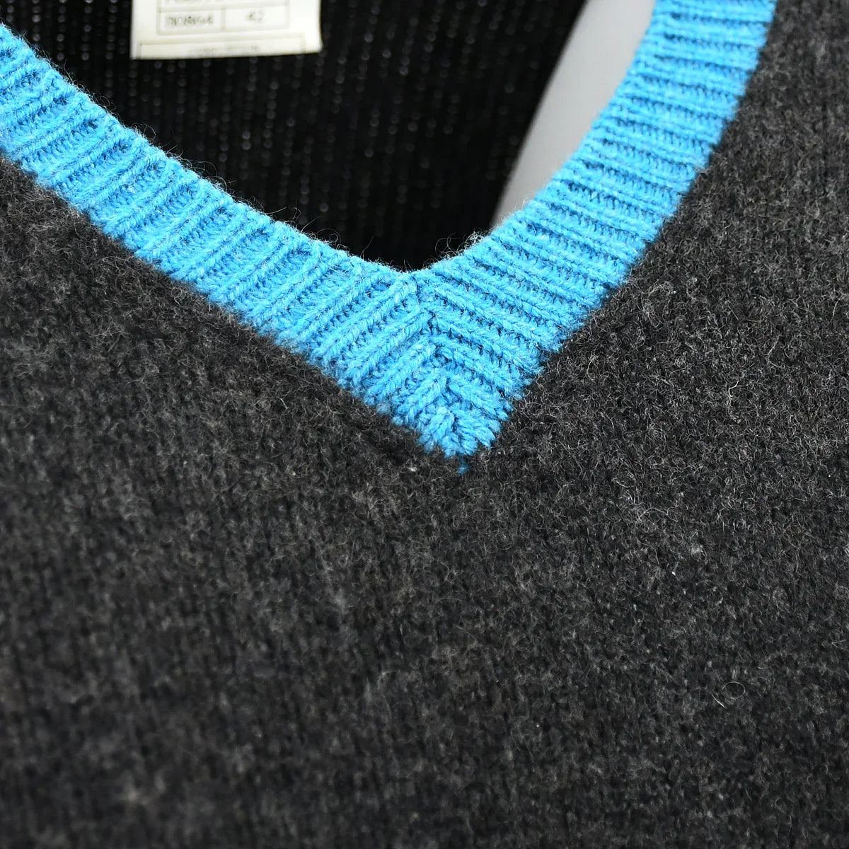 Chanel 1996 CC V-neck Cashmere Jumper #42