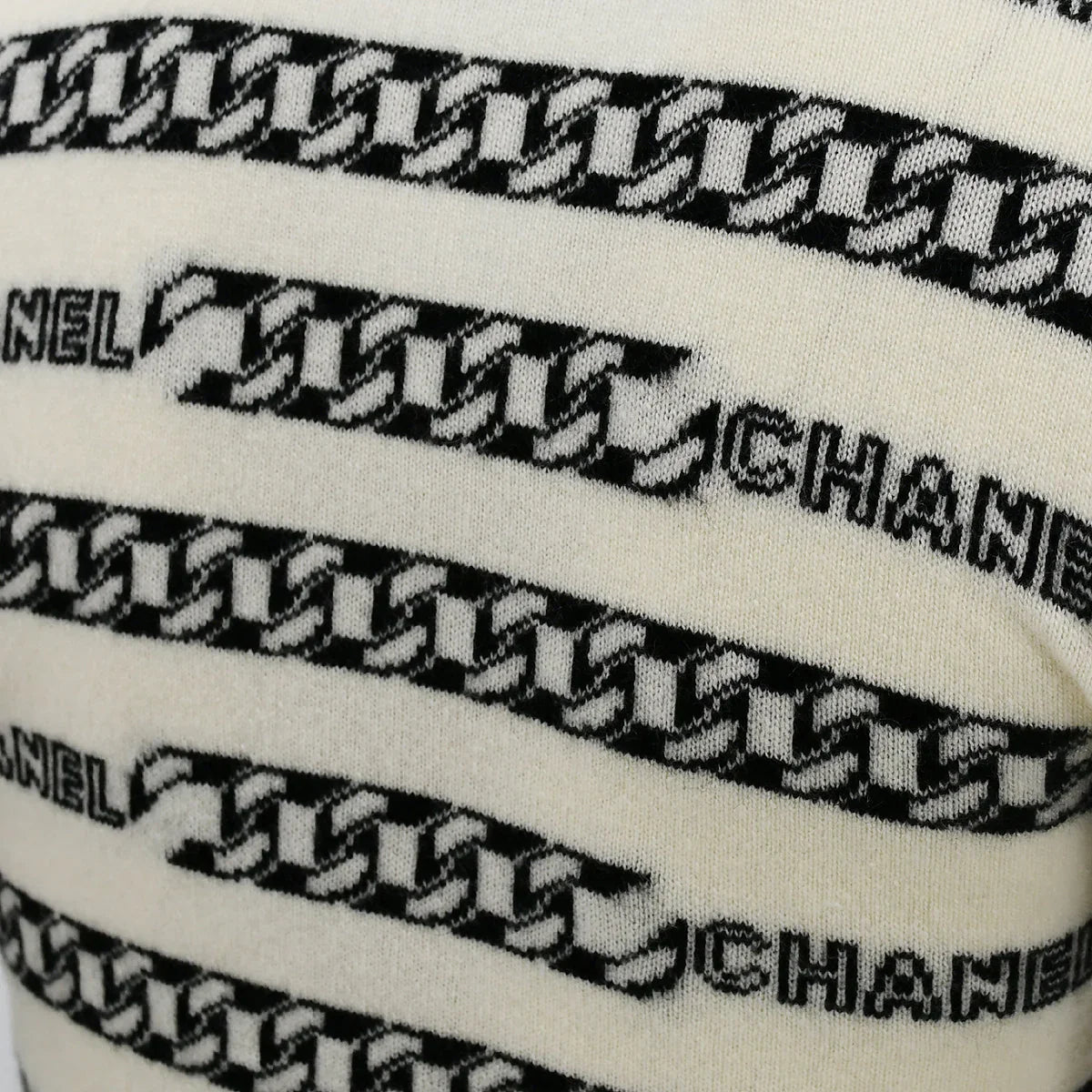 Chanel 2001 Fall Chain Motif Cashmere Jumper #34