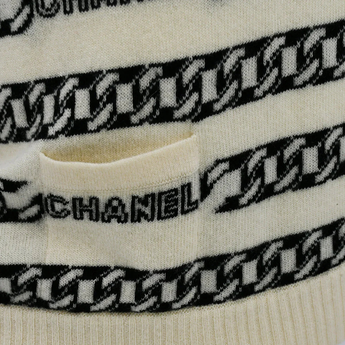 Chanel 2001 Fall Chain Motif Cashmere Jumper #34