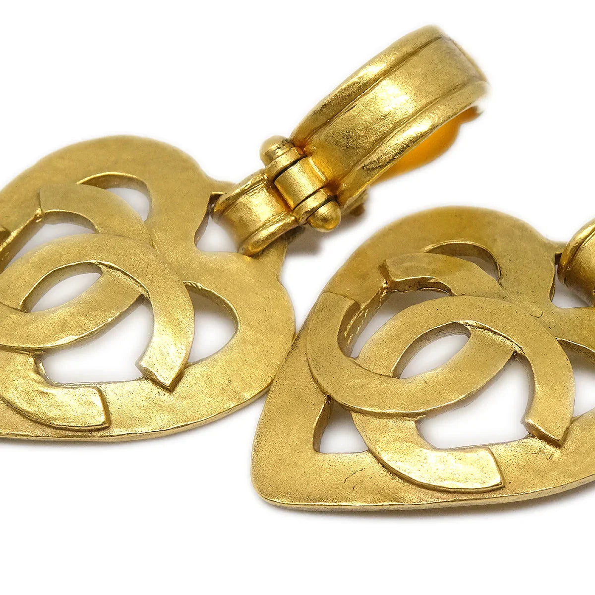 Chanel Dangle Heart Earrings Gold Clip-On 95P