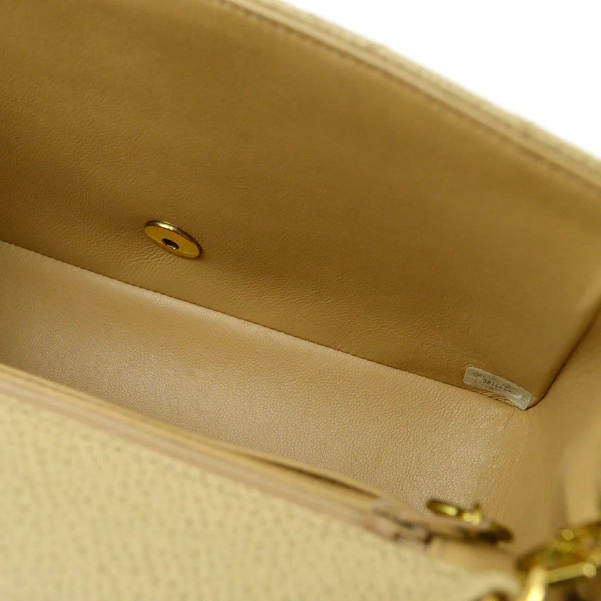 Chanel 1994-1996 Caviar Medium Diana Shoulder Bag