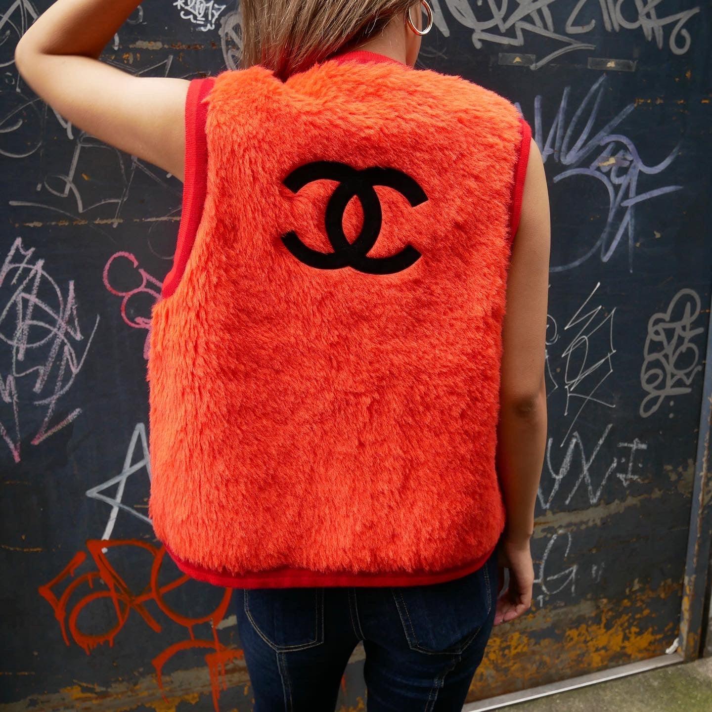 Chanel Fall 1994 CC open front vest #34