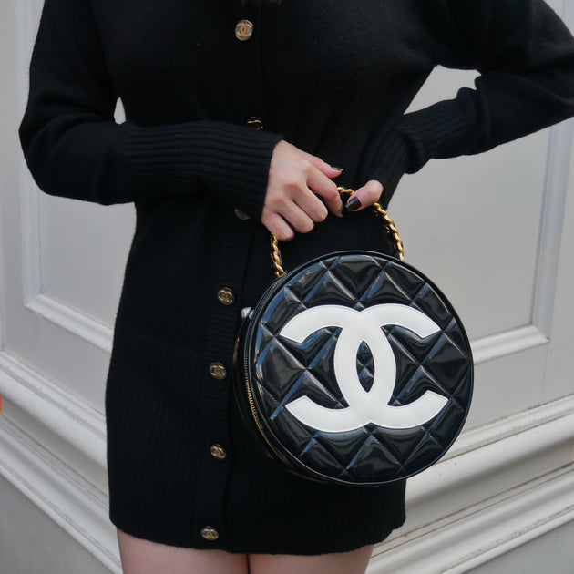 Vintage chanel round bag Outlet