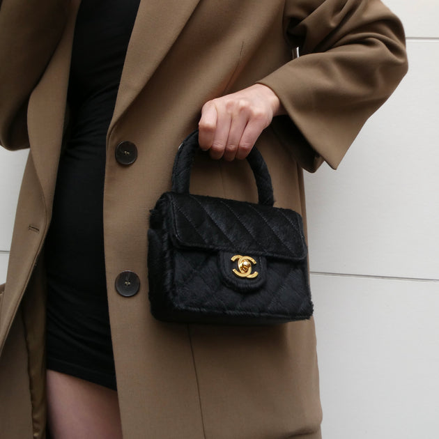 Chanel 1991-1994 Black Caviar Small Flap Shoulder Bag – AMORE Vintage Tokyo