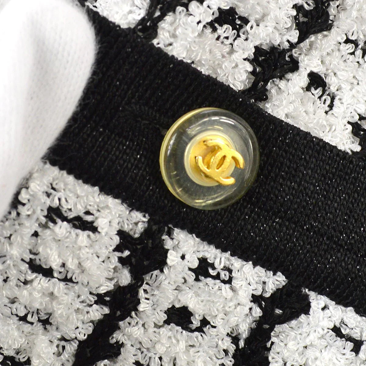 CHANEL 1997 Interlocking V-neck vest #42