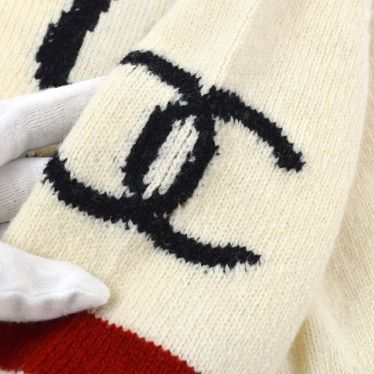 CHANEL 2007 penguin sweater #40