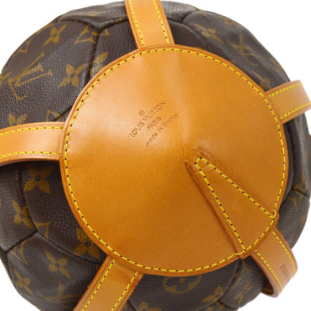LOUIS VUITTON 1998 FRANCE WORLD CUP SOCCER BALL M99054 – AMORE Vintage Tokyo
