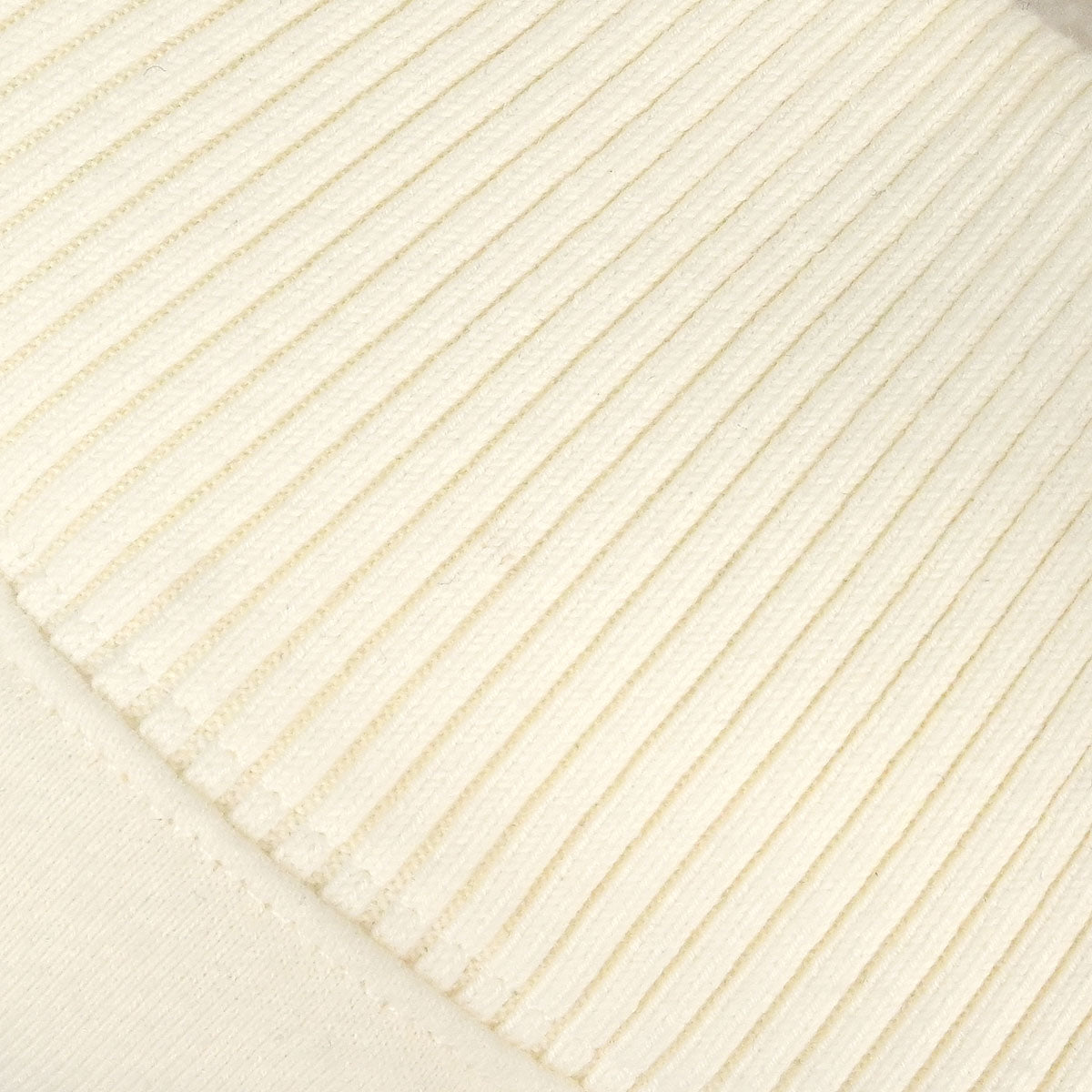 Chanel 2001 Mademoiselle Sweater White #38