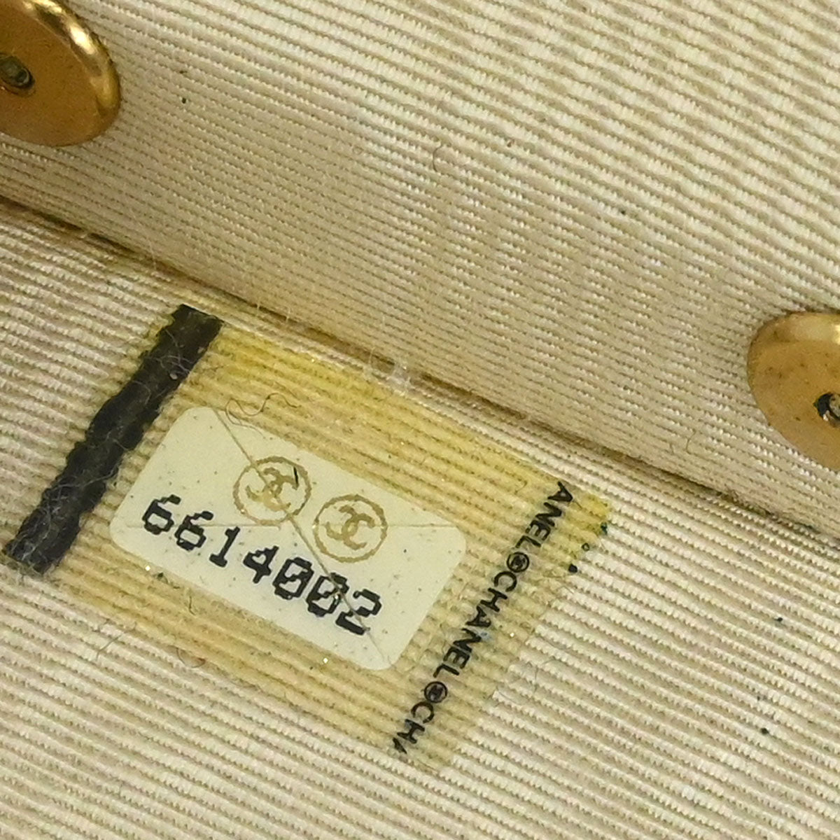 Chanel Key Case Ivory Caviar Skin Small Good