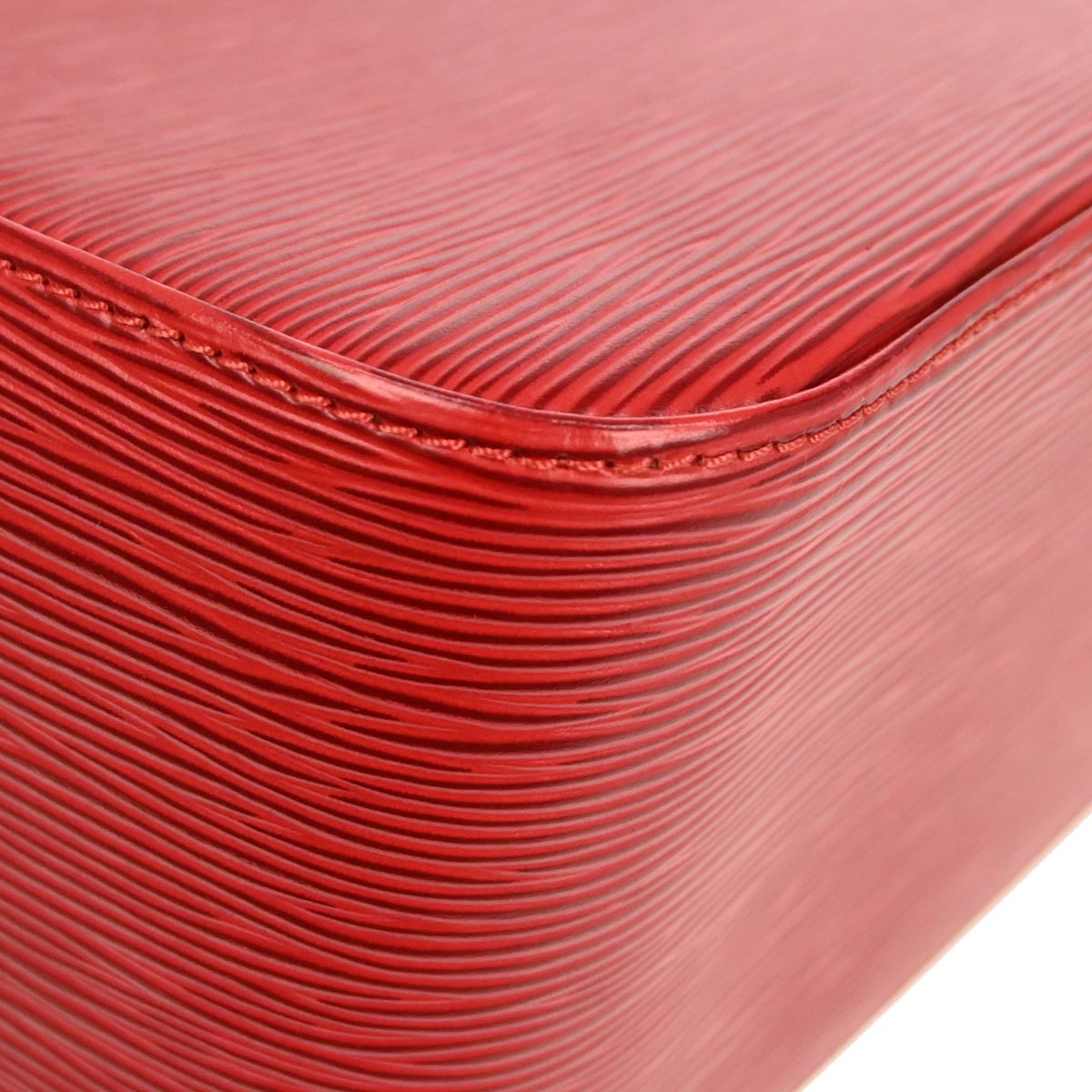 Louis Vuitton Red Epi Looping GM Handbag