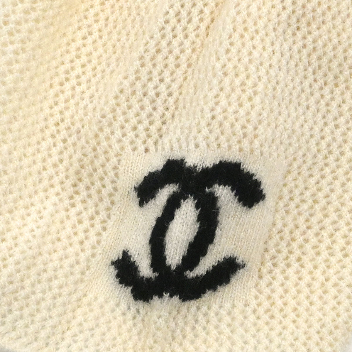 Chanel 2001 Top Ivory #44